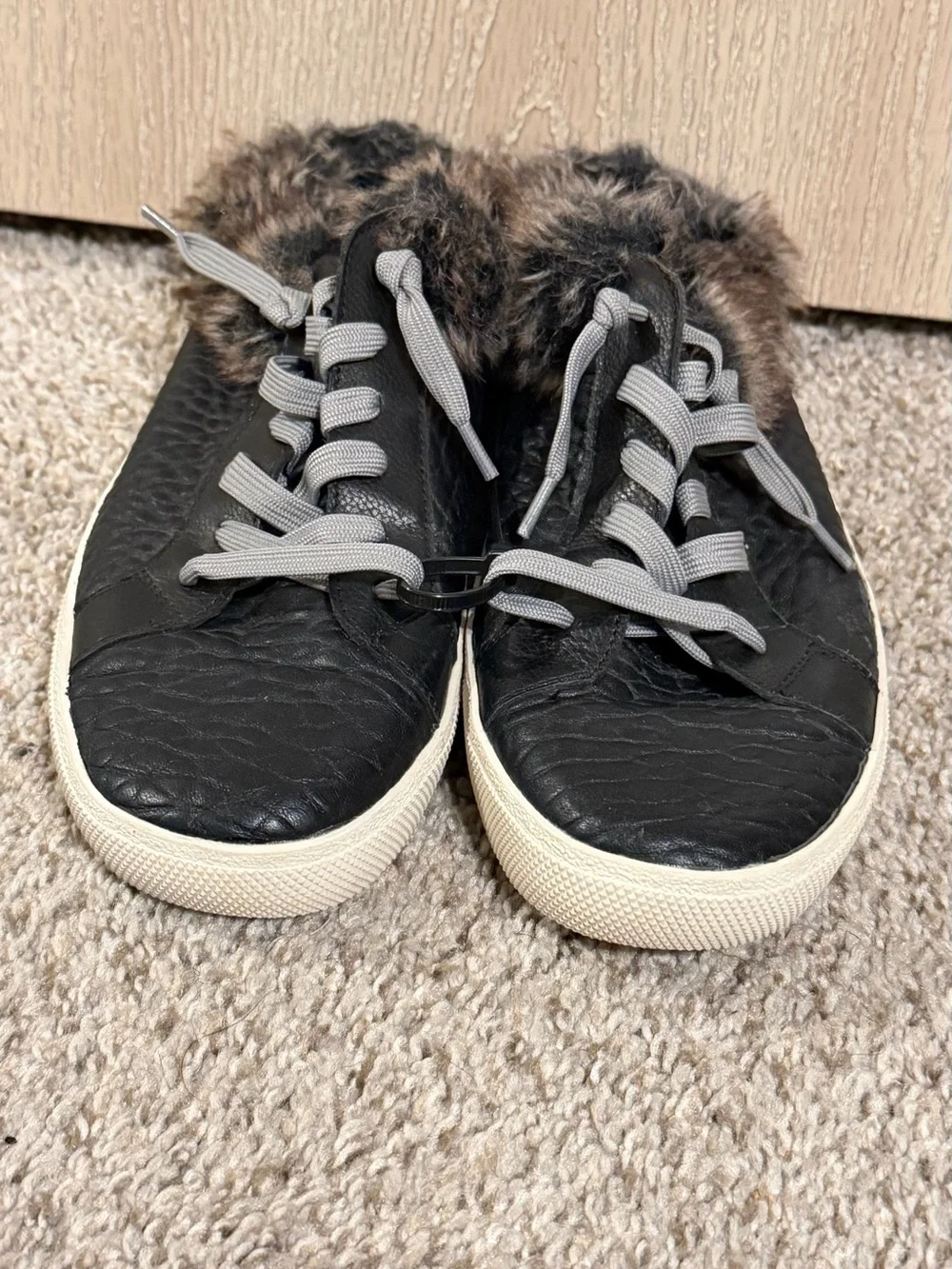 Vince Camuto Black Faux-Fur Trim Lace-Up Sneakers Mules